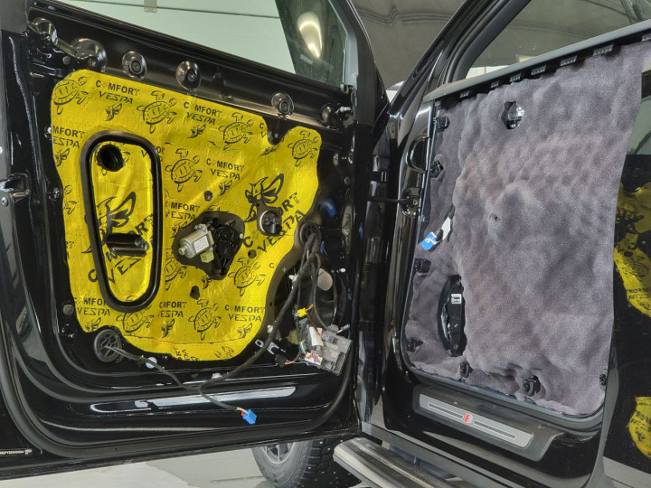 Шумоизоляция автомобиля Audi Q5