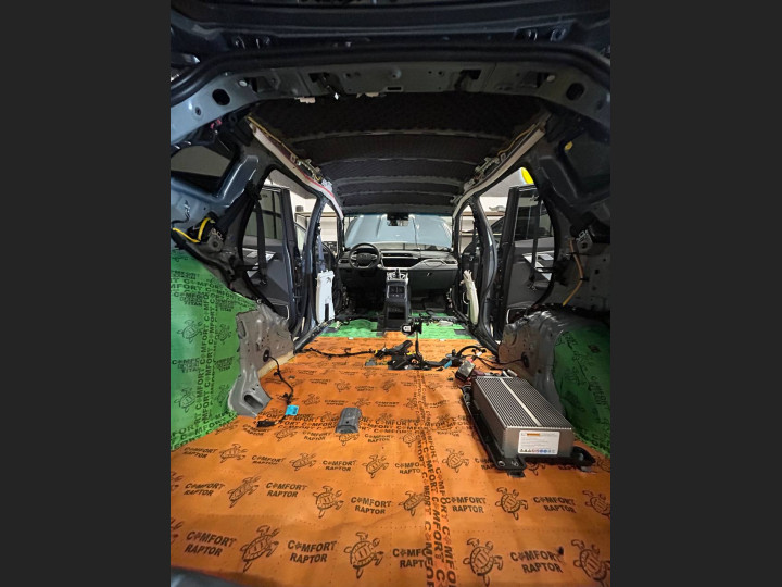 Шумоизоляция автомобиля Belgee X70