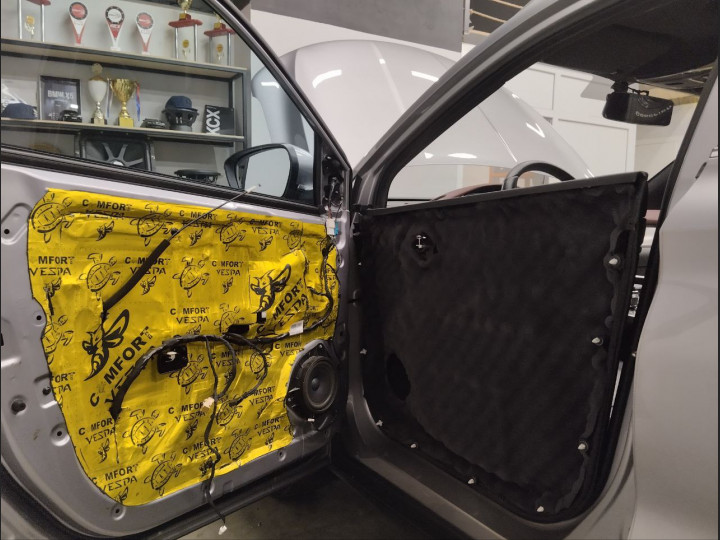 Шумоизоляция автомобиля Geely Coolray