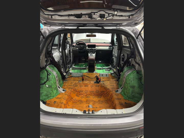 Шумоизоляция автомобиля Geely Coolray