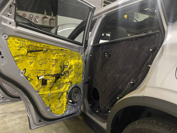 Шумоизоляция автомобиля Geely Coolray