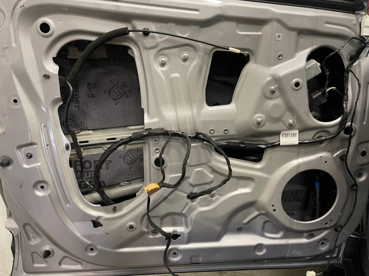 Шумоизоляция автомобиля Geely Coolray