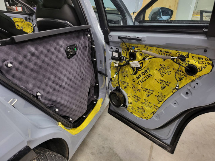 Шумоизоляция автомобиля Geely Tugella