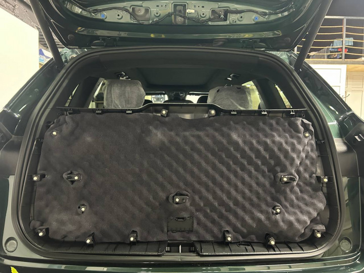 Шумоизоляция автомобиля Geely Monjaro