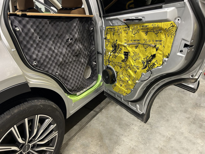 Шумоизоляция автомобиля Jetour X70