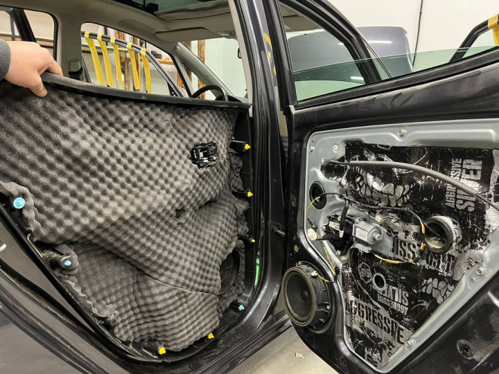Шумоизоляция автомобиля Kia Venge