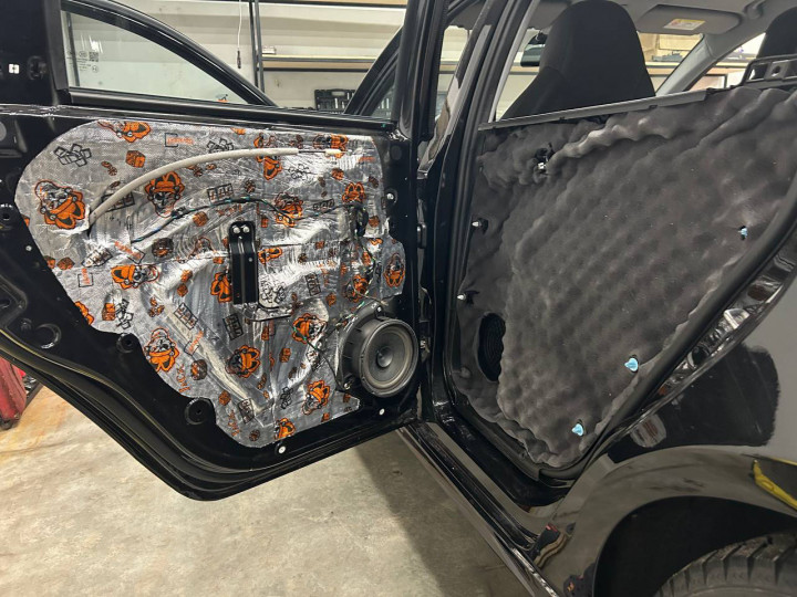 Шумоизоляция автомобиля Kaiyi E5