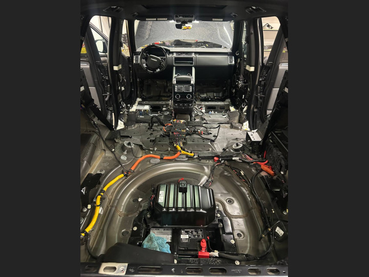 Шумоизоляция автомобиля Range Rover