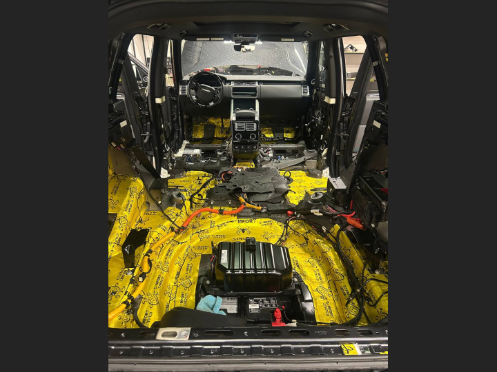 Шумоизоляция автомобиля Range Rover