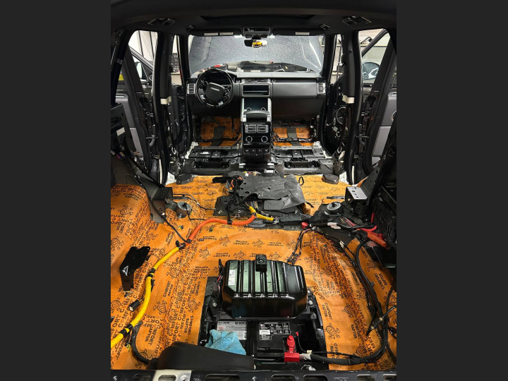 Шумоизоляция автомобиля Range Rover