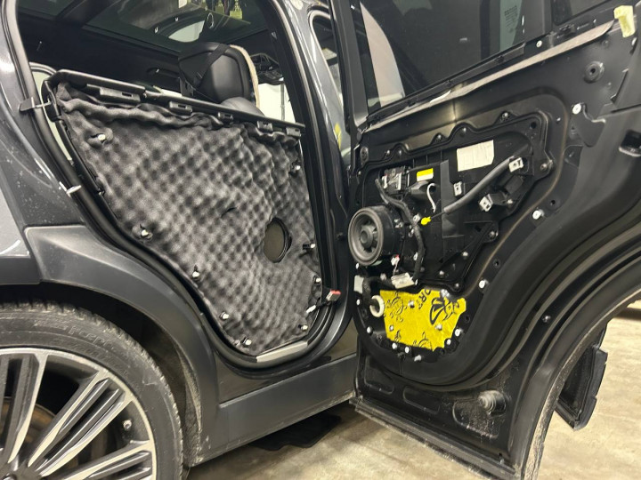 Шумоизоляция автомобиля Range Rover