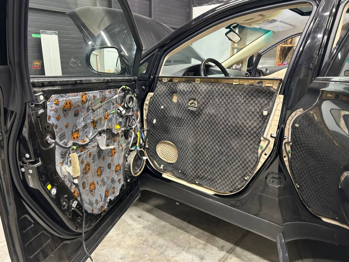 Шумоизоляция автомобиля Lexus RX350