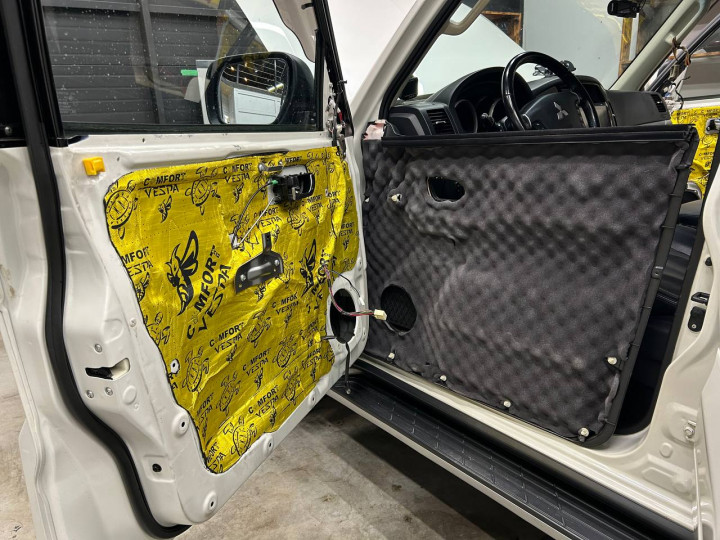 Шумоизоляция автомобиля Mitsubishi Pajero 4