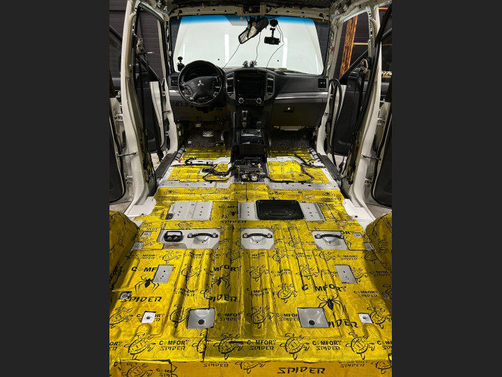 Шумоизоляция автомобиля Mitsubishi Pajero 4