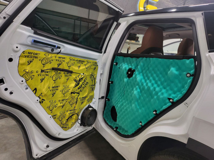 Шумоизоляция автомобиля Omoda C5