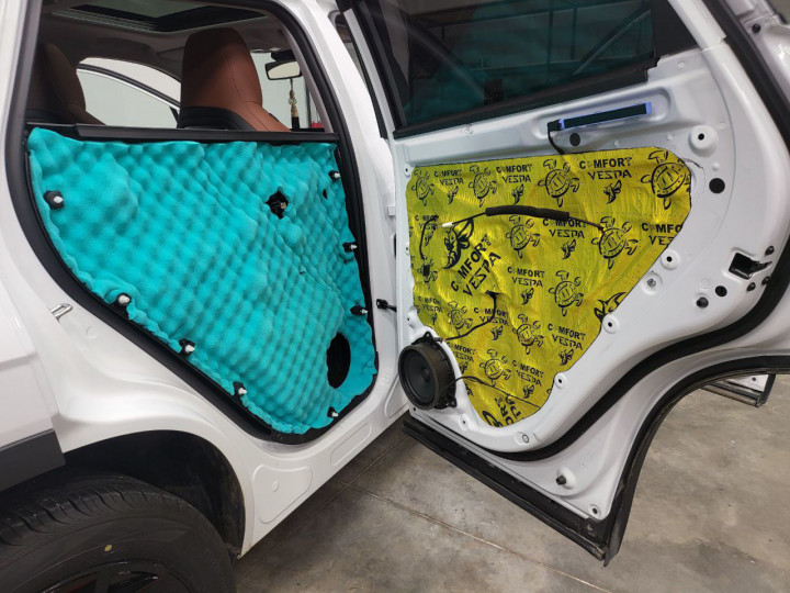 Шумоизоляция автомобиля Omoda C5