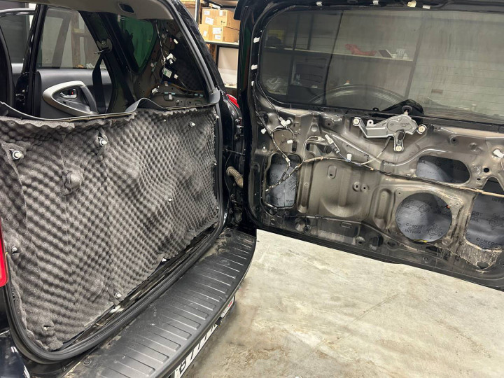 Шумоизоляция автомобиля Toyota Rav4 XA30