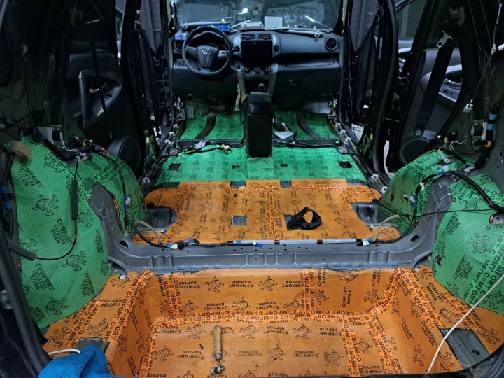 Шумоизоляция автомобиля Toyota Rav4 XA30