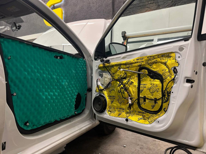 Шумоизоляция автомобиля Volkswagen Polo